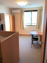 レオパレスコラテラル 居間