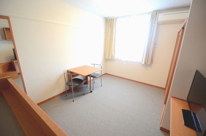レオパレス竹 居間