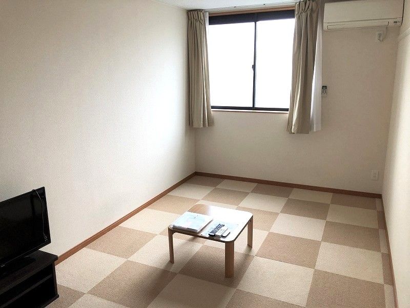 レオパレスＫ　ｓ 居間