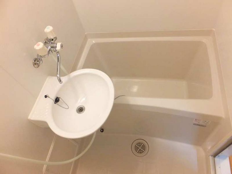 レオパレスカミーリア 風呂