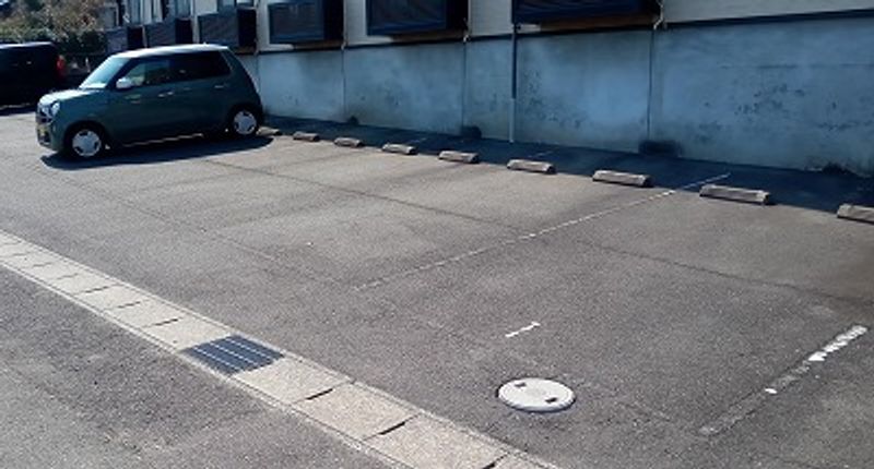 レオパレス北屋敷１２２ 駐車場