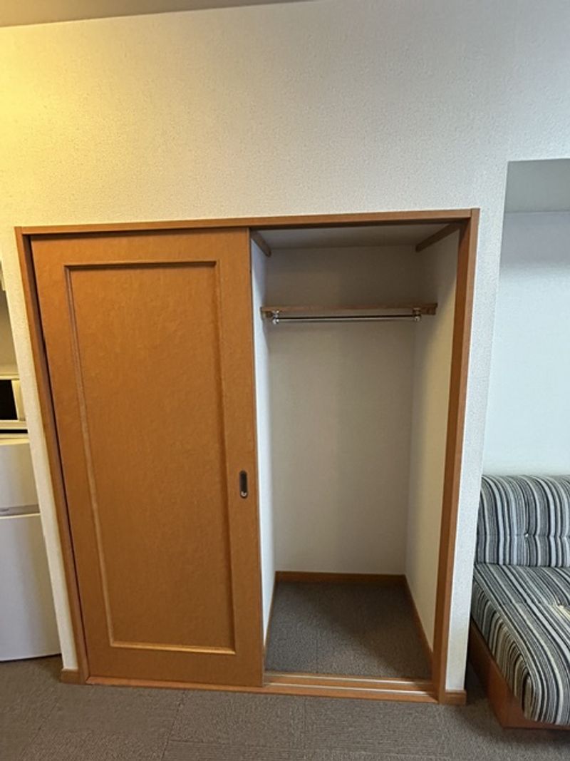 レオパレスＦｌａｔ新栄 収納