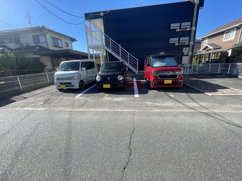 レオパレスアモーレ　パートⅡ 駐車場
