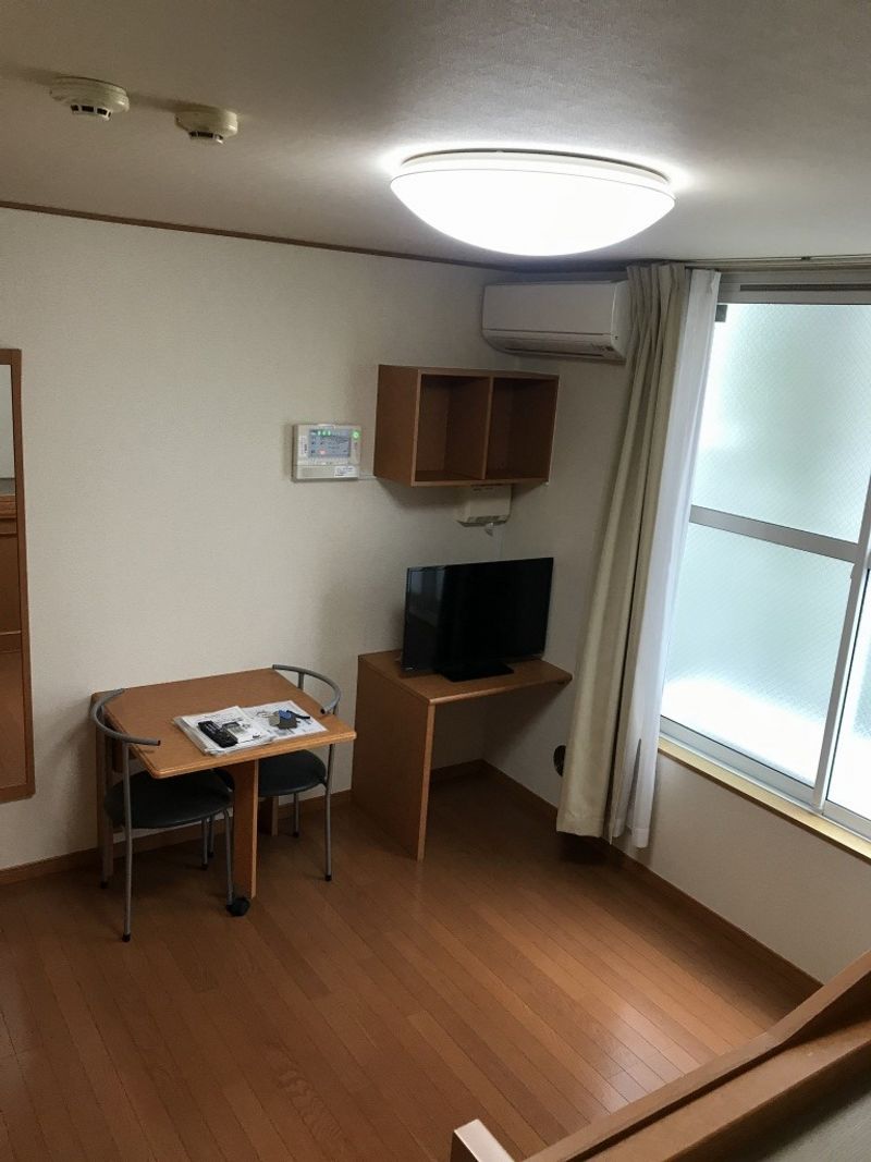 レオパレスライブリィスターⅡ 居間