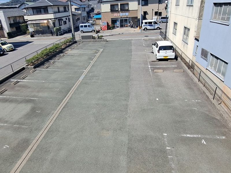 レオパレスラ　メール 駐車場