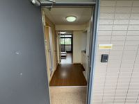 レオパレスハーモニー 玄関
