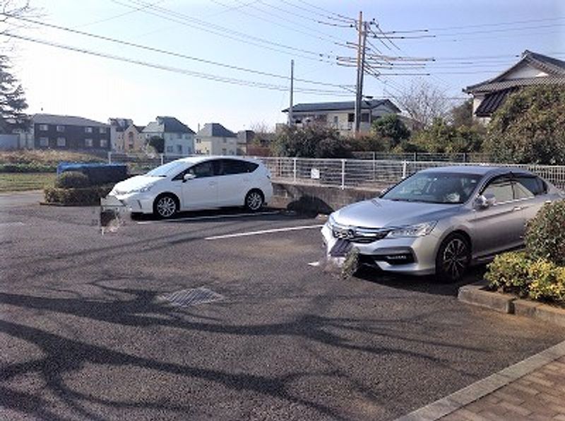 レオパレスＫ１ 駐車場