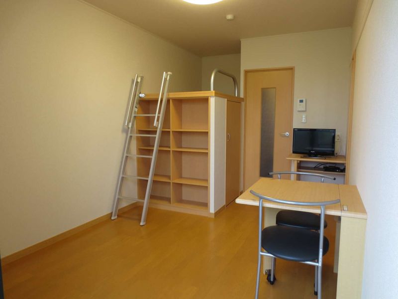 レオパレスエターナルⅠ 居間