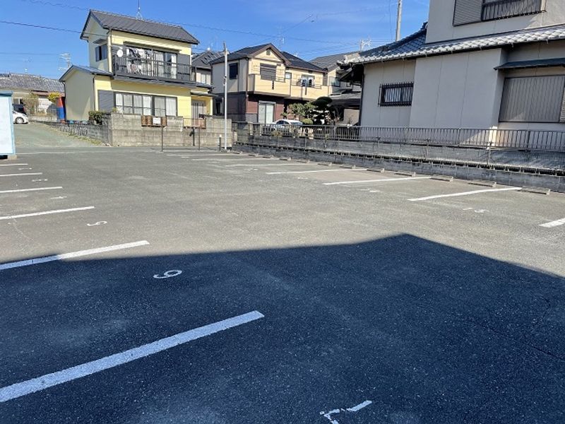 レオパレス国府台 駐車場