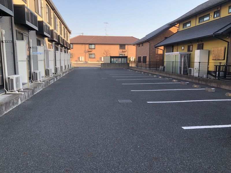 レオパレスシャトーグリーン 駐車場
