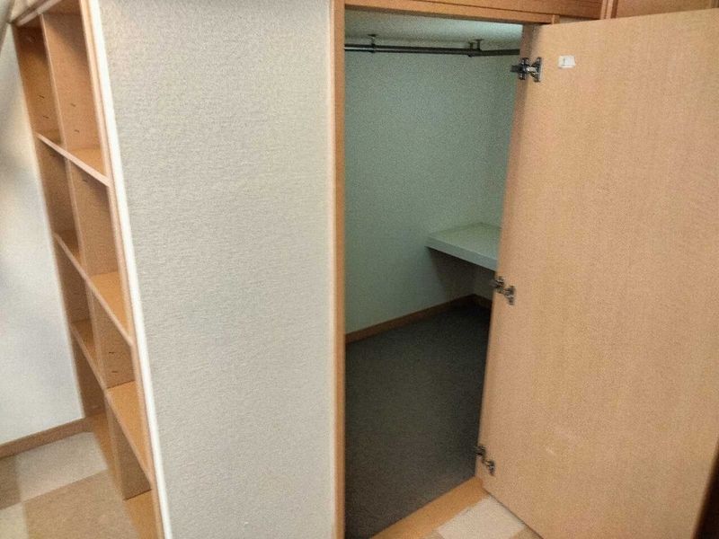 レオパレス西本郷 収納