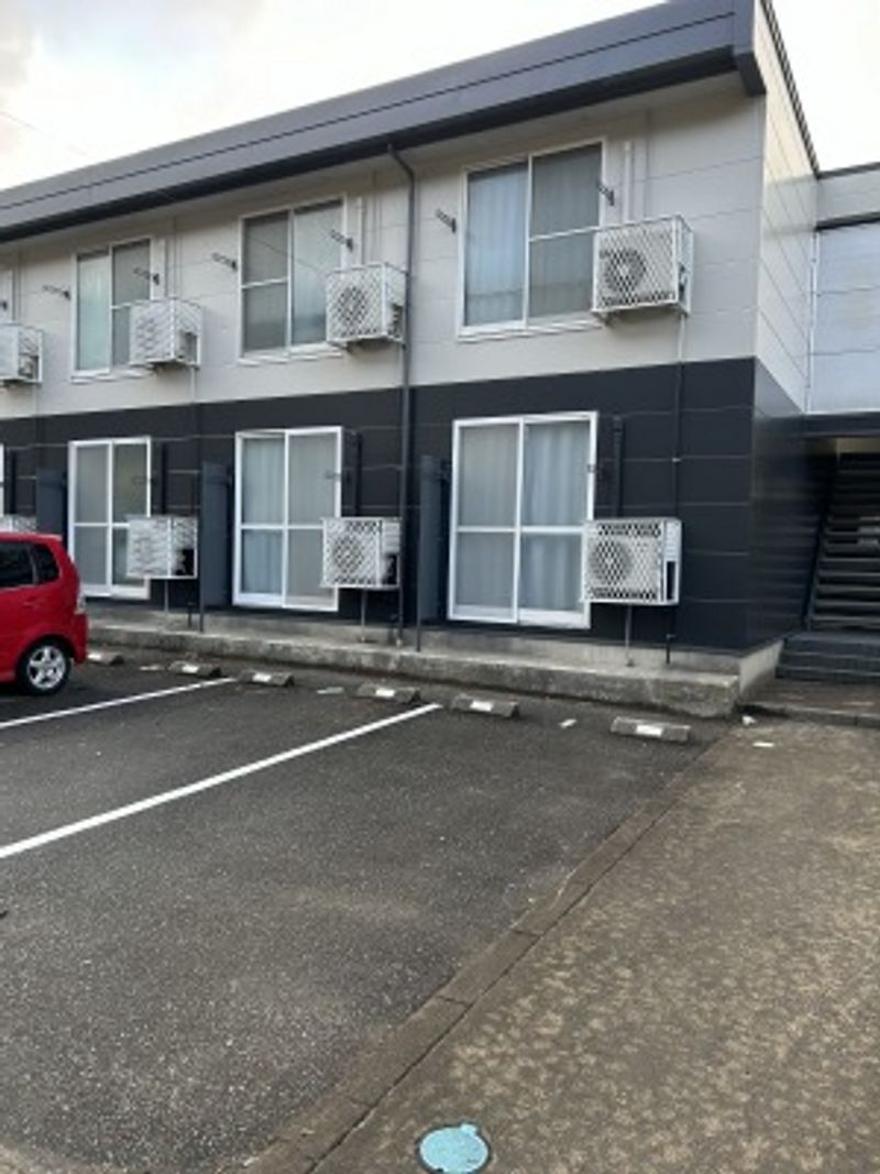 レオパレスグリーンヒル 駐車場