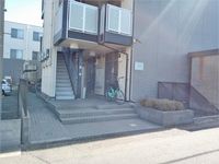 レオパレスボンヌール エントランス