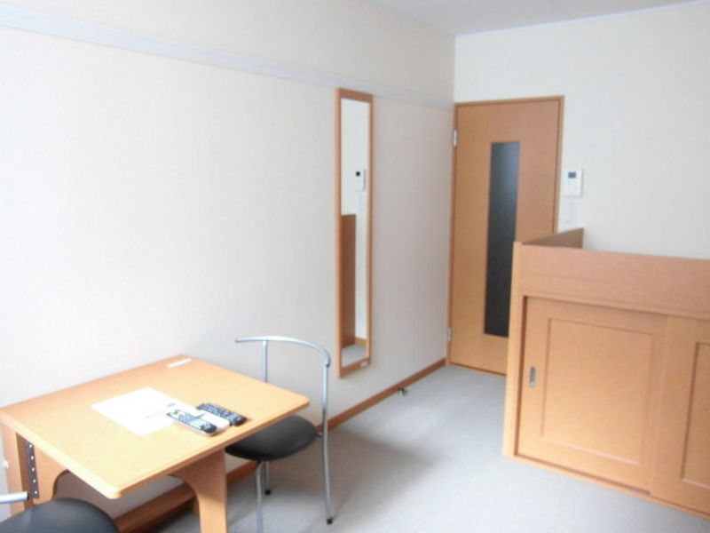 レオパレストワイライトテラス 居間