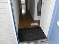 レオパレスフレア 玄関