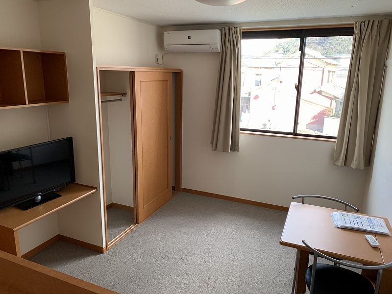 レオパレス末政 居間