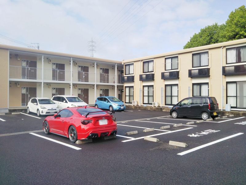 レオパレス馬場出 駐車場