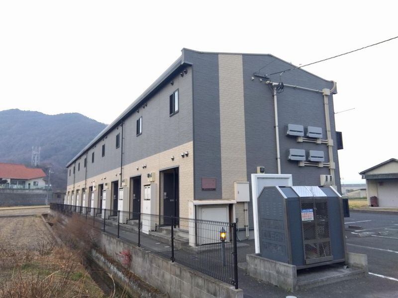 レオパレス観音寺 外観