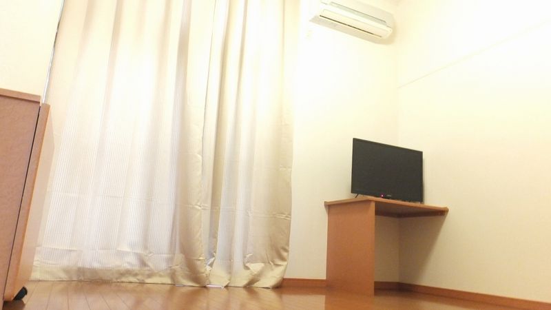 レオパレスサンセリテ上之 居間