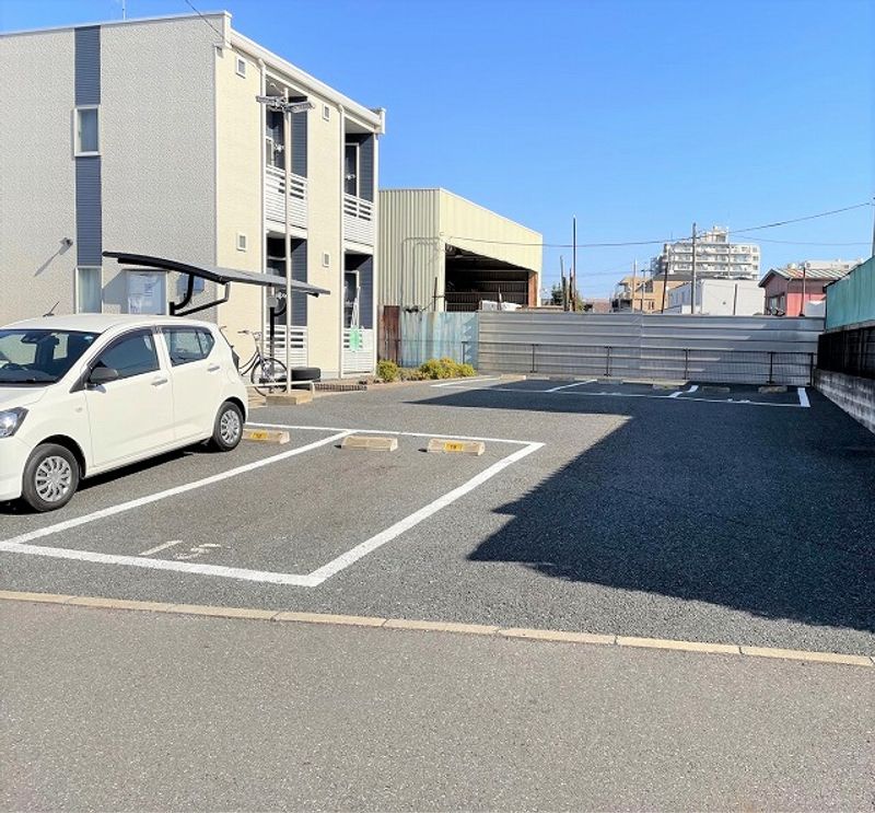 レオネクストクレストタウンＣ 駐車場