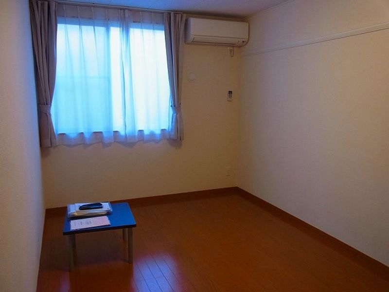 レオパレスあおば 居間