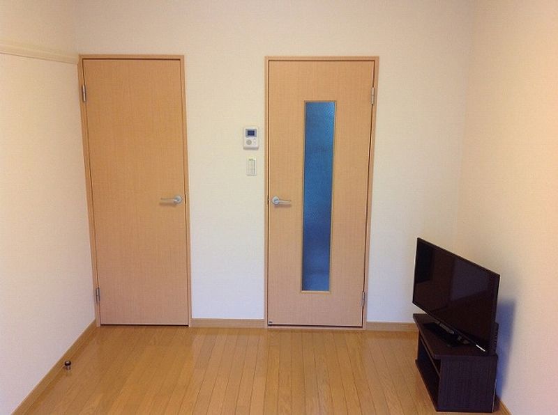レオパレスルナボアール 居間
