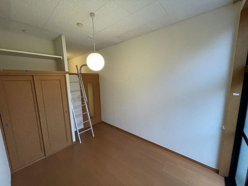 レオパレスフォレスト 居間