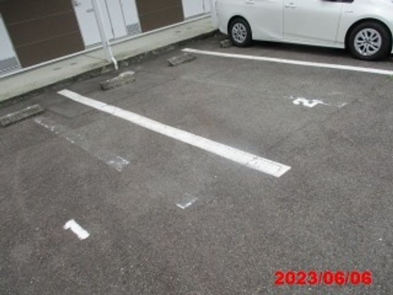 レオパレスカスミ 駐車場