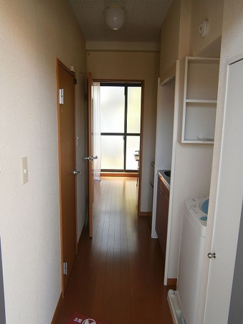 レオパレスＦ　ファミーユ 玄関