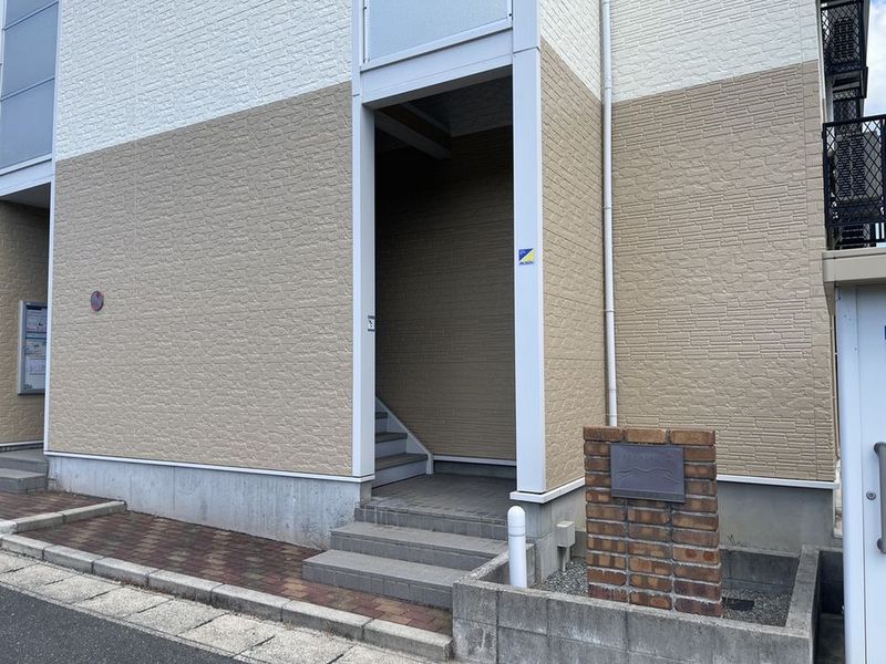 レオパレスフェリス エントランス
