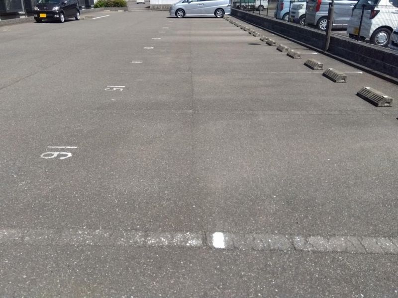 レオパレスポートビレッジ 駐車場