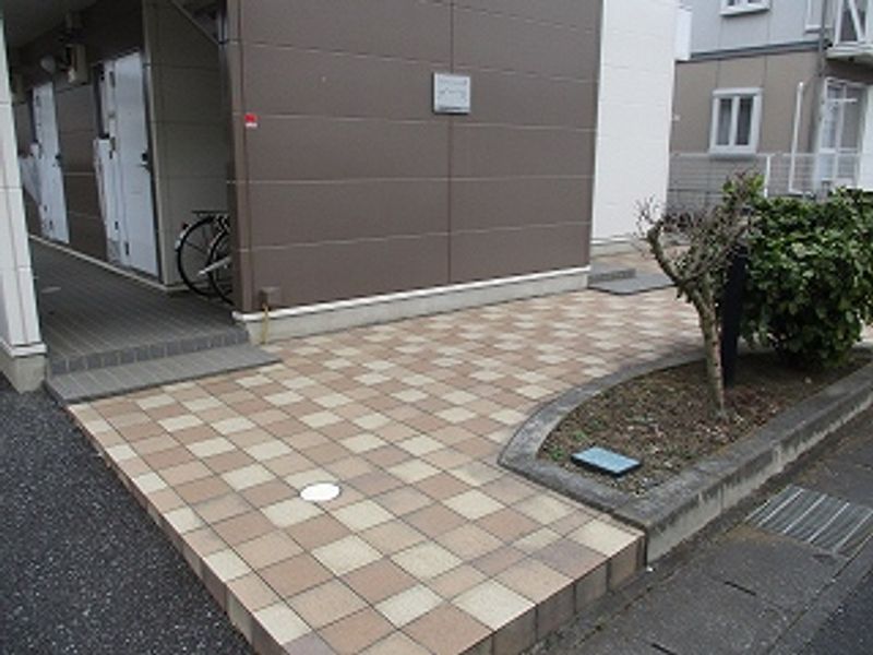 レオパレスゆうき エントランス