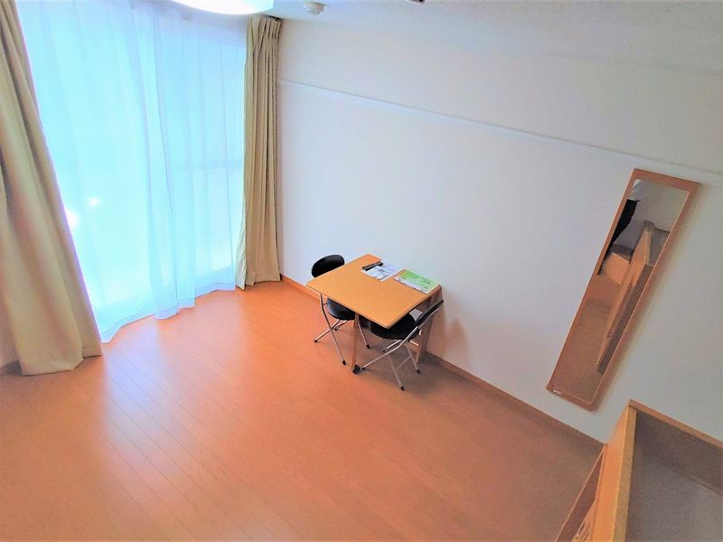 レオパレス山下 居間