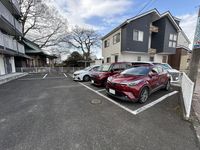 レオパレスボヌール若林 駐車場