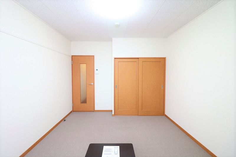 レオパレスクレールアミラ 居間