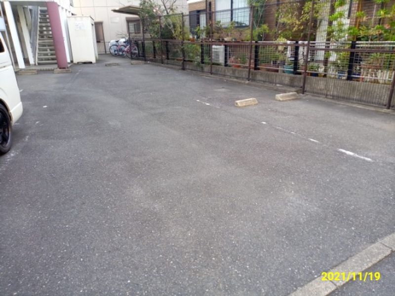 レオパレス柳堀町 駐車場