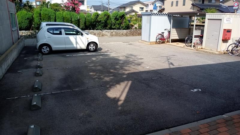 レオパレスＭＩＲＥ　Ⅱ 駐車場