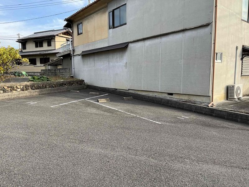 レオネクスト府中 駐車場