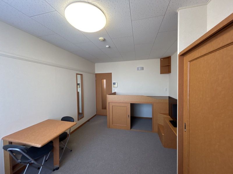 レオパレス清水 居間