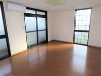 レオパレスクレール 居間