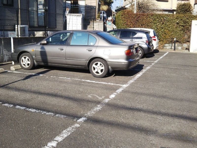 レオパレス片岸 駐車場