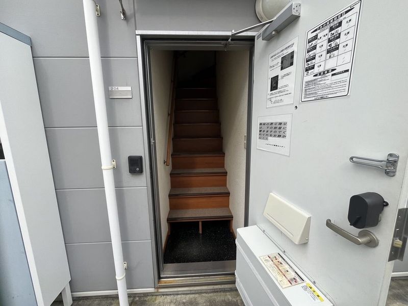 レオパレスＪＵＮ東野 玄関