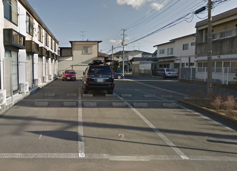 レオパレスレモ 駐車場