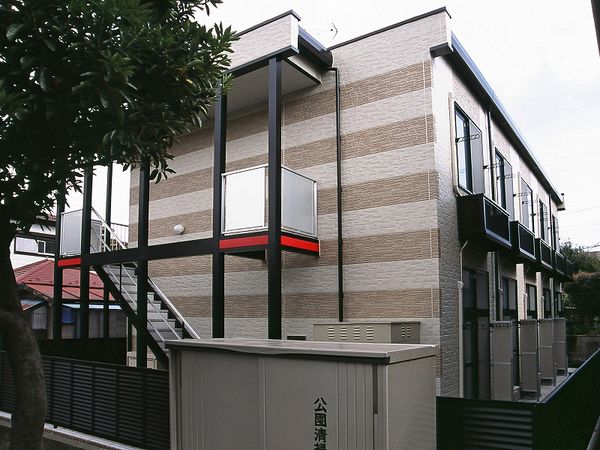 レオパレス四谷 外観