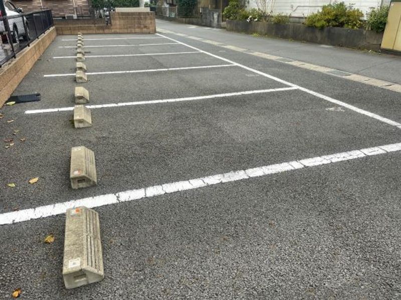 レオパレスクリスタルおゆみ野 駐車場