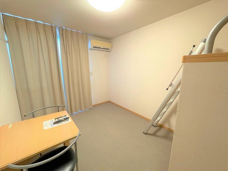 レオパレスハッピーブリッジ 居間