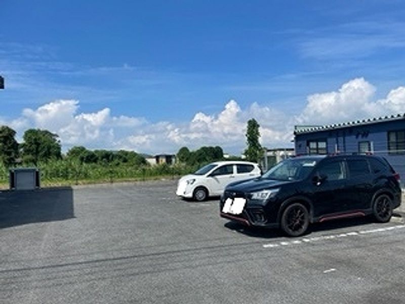 レオネクストＭｉｋａｚｕ 駐車場
