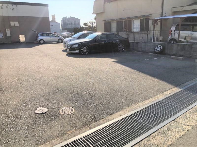 レオパレスＭ 駐車場
