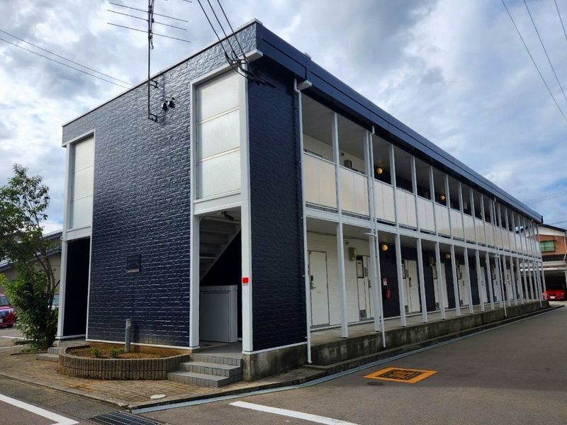 レオパレス白江 外観