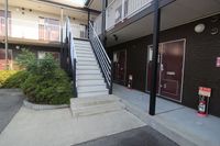 レオパレスフォーサイト　松山 エントランス